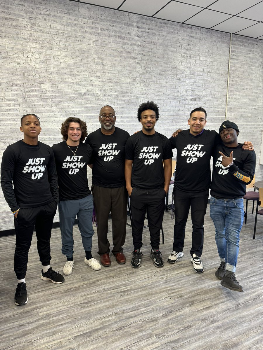 BeBetterBeDiff's tweet photo. JUST SHOW UP!

Shout out to the Next Level program at @kwucoyotes for the impact they are making working with underrepresented males in their community.

@BridgetWeiser @PhilBeckner 

Amazing work to provide the tools and leadership they need to excel.

#Better #Different https://t.co/nLbEFCBDG8