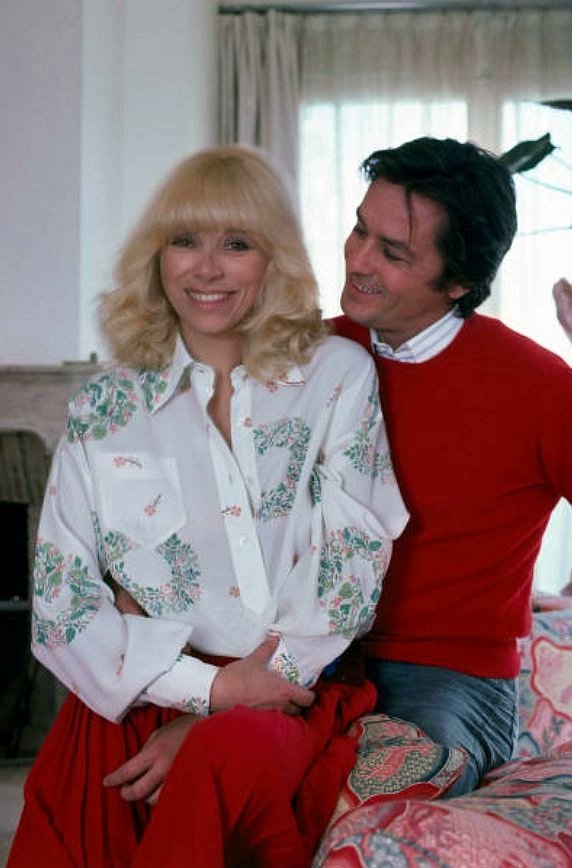 Alain Delon and Mireille Darc, 1978. #AlainDelon #Delon #MireilleDarc #FilmTwitter #Film #TCMParty