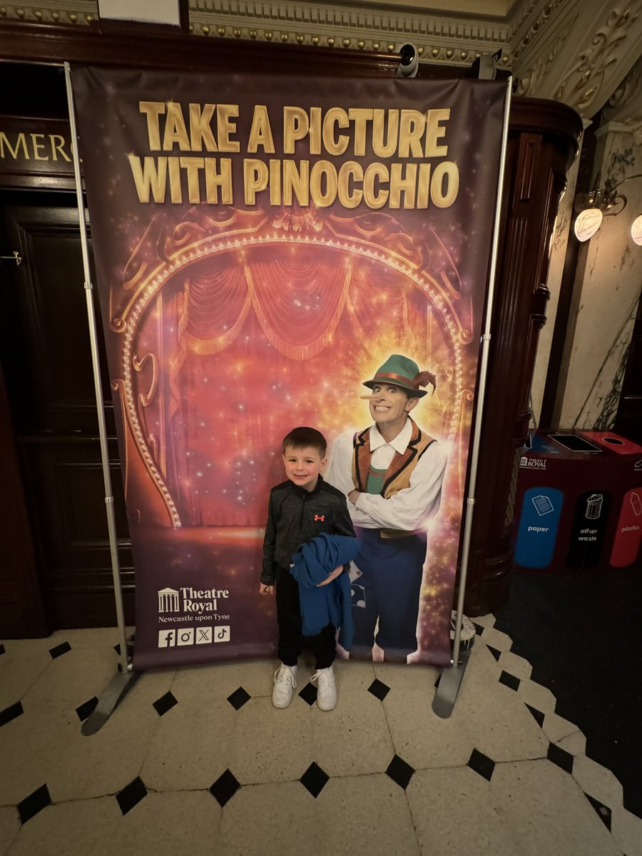Took my nephew to the exact same place it all began for me when I was a little kid in 2009 and I’ve watched the panto here every single year since. What an amazing show 💫👏🏼 <a href="/XRoadsPantos/">Josh's Panto Chat</a> <a href="/MHARRISON_ENT/">Michael Harrison</a>