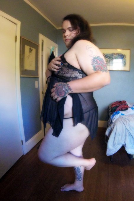 More pics of this negligee! 😍 A bunch more over on my #onlyfans: https://t.co/kERD43kq5l 🔥 #missalinapaige<a href="/tag/lingerie"class="tags"><span>#lingerie</span></a><a href="/tag/curvy"class="tags"><span>#curvy</span></a><a href="/tag/thick"class="tags"><span>#thick</span></a><a href="/tag/trans"class="tags"><span>#trans</span></a><a href="/tag/bbwporn"class="tags"><span>#bbwporn</span></a><a href="/tag/bbwmodel"class="tags"><span>#bbwmodel</span></a>