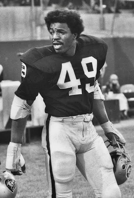 Carl Weathers jugó con los Raiders de Oakland a principios de la década de 1970.