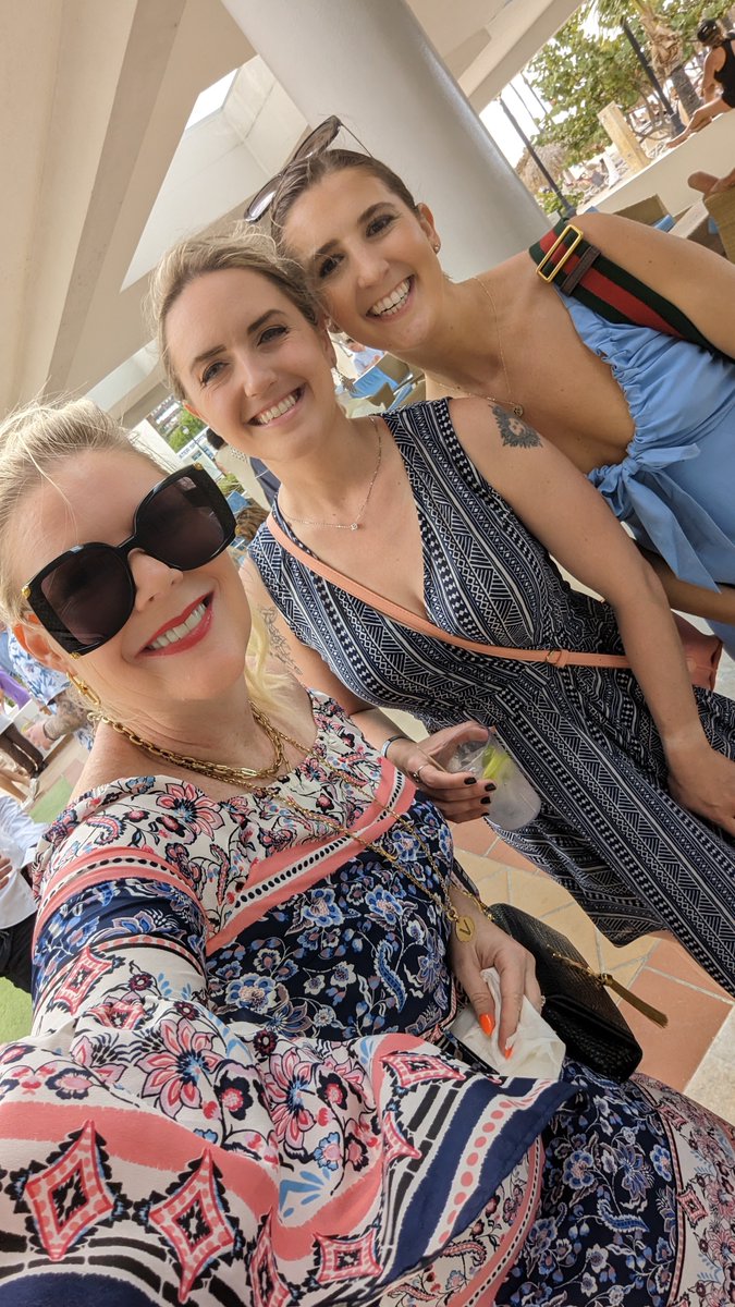 universalevts's tweet image. Leadership is the art of turning vision into reality, one decision at a time. It's about fostering growth, cultivating strengths, and leading by example. In the journey of leadership, authenticity is the compass, and collaboration is the key.

#LeadershipJourney #UniversalEvents