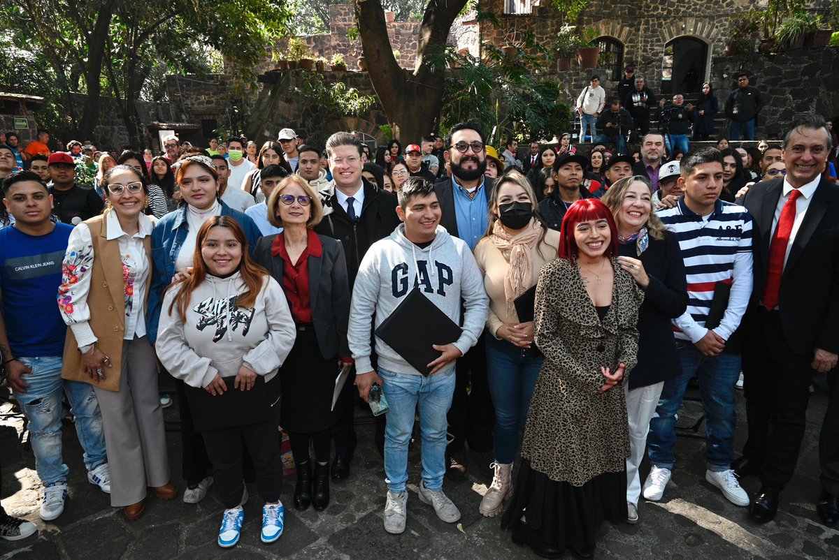 PabloVazC's tweet image. Celebramos la novena entrega de reconocimientos a las y los beneficiarios de la Estrategia Integral de Intervención Temprana para la Prevención de la Violencia y la Delincuencia, “Reconecta con la Paz”, que coordina la @SSC_CDMX.

En #Reconecta, ayudamos a jóvenes en conflicto…