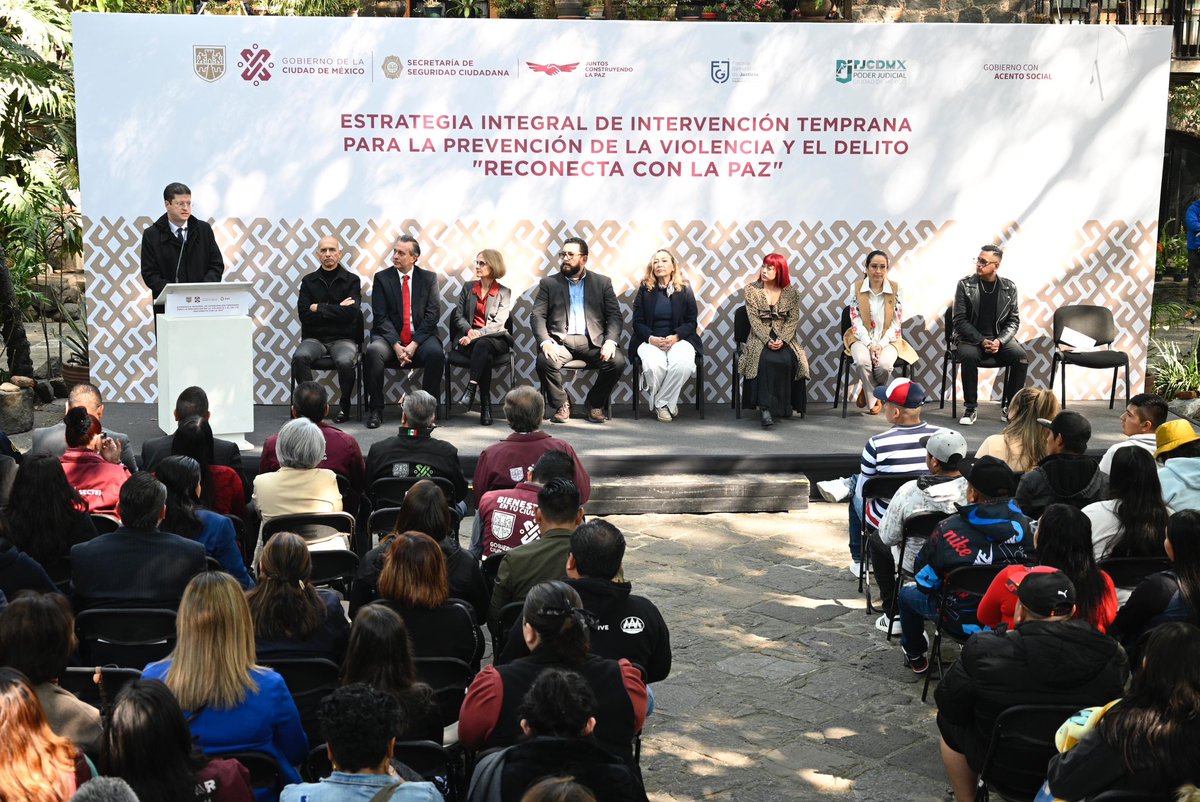 PabloVazC's tweet image. Celebramos la novena entrega de reconocimientos a las y los beneficiarios de la Estrategia Integral de Intervención Temprana para la Prevención de la Violencia y la Delincuencia, “Reconecta con la Paz”, que coordina la @SSC_CDMX.

En #Reconecta, ayudamos a jóvenes en conflicto…