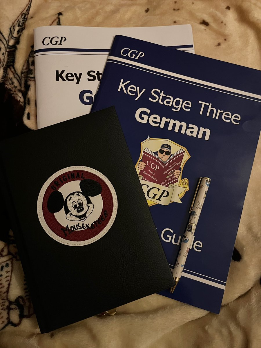 LyonMarsh's tweet photo. Hallo! At the grand ole age of 32 I’ve decided to learn German. I was terrible at languages in school - my French and Spanish teachers pretty much begged me to not take their subject 🤣. Got a C in French though. So here’s to adult learning - wish me luck! https://t.co/YgpSKNIS17