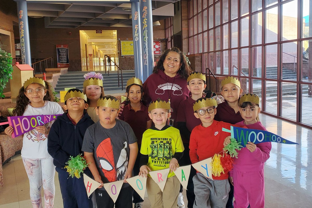 RoseCota3's tweet photo. Students of the Month for January 🌈 Rainbow Royalty 👑 https://t.co/RCfD3sS9z7