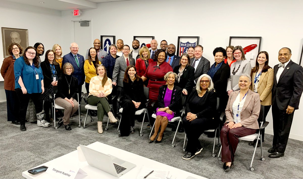 What a great legislative breakfast, bringing together 9 Cuyahoga/Geauga representatives from the Ohio House and Senate and 15 members of our Public Policy Committee and Board. We appreciate the opportunity to collaborate on how to best serve our communities. #UnitedWayCLE
