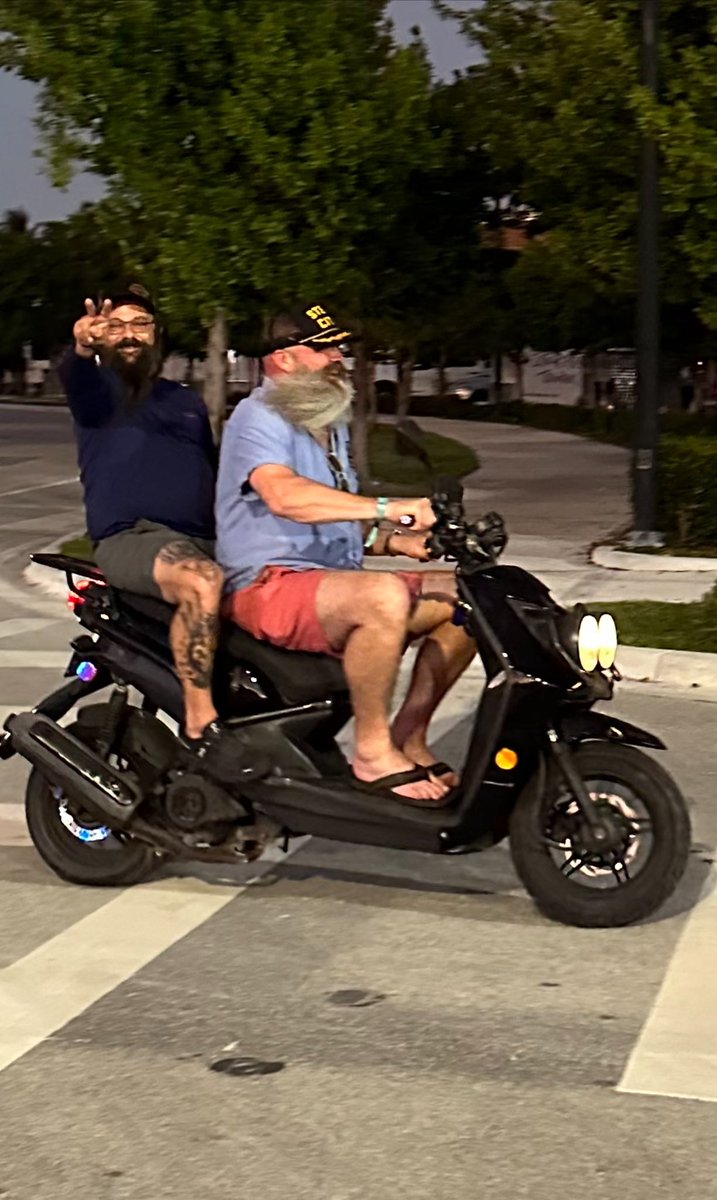 PhishNQuips's tweet image. Just unwinding from my 1st visit to #KeyWest and @Mile0Fest. 🤜 down, the best musical 'festival' (so much more intimate than that) I've ever attended. 🙏🤛#Mile0