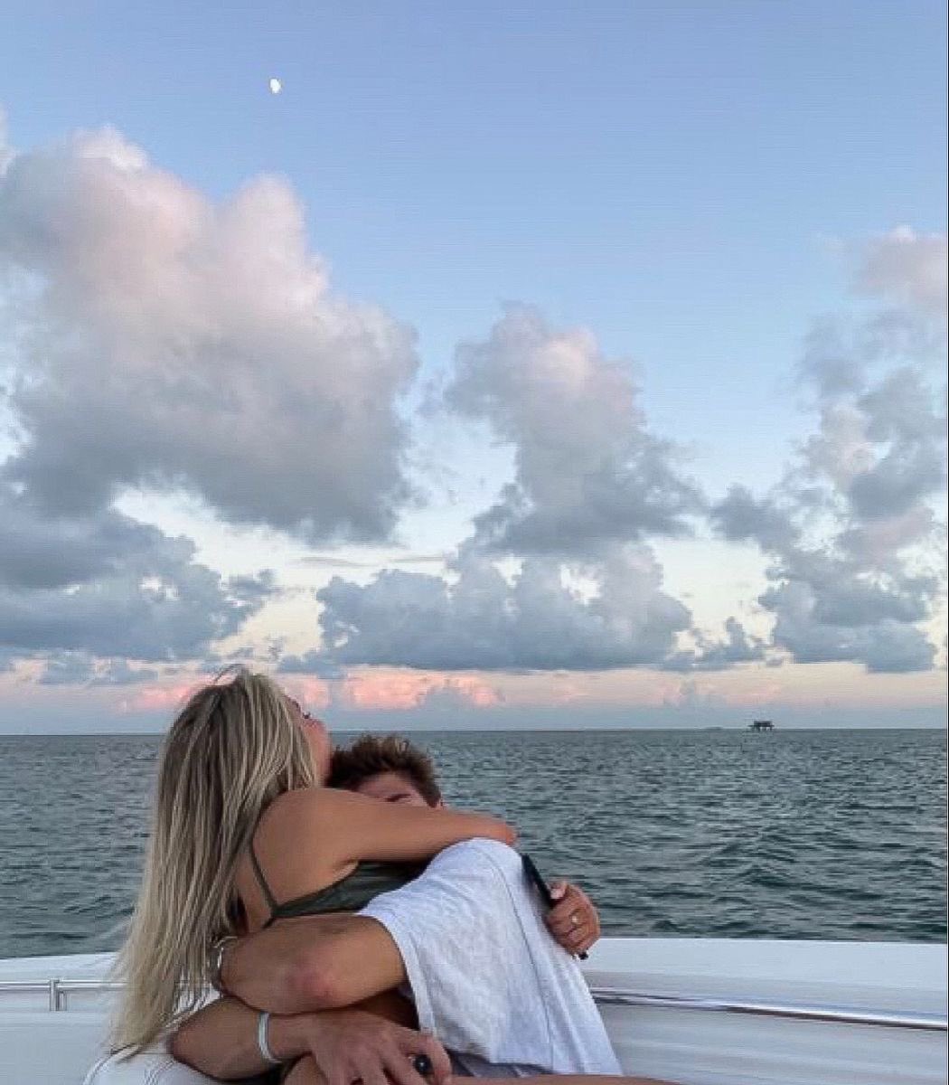 lya (@bllumflc) on Twitter photo 