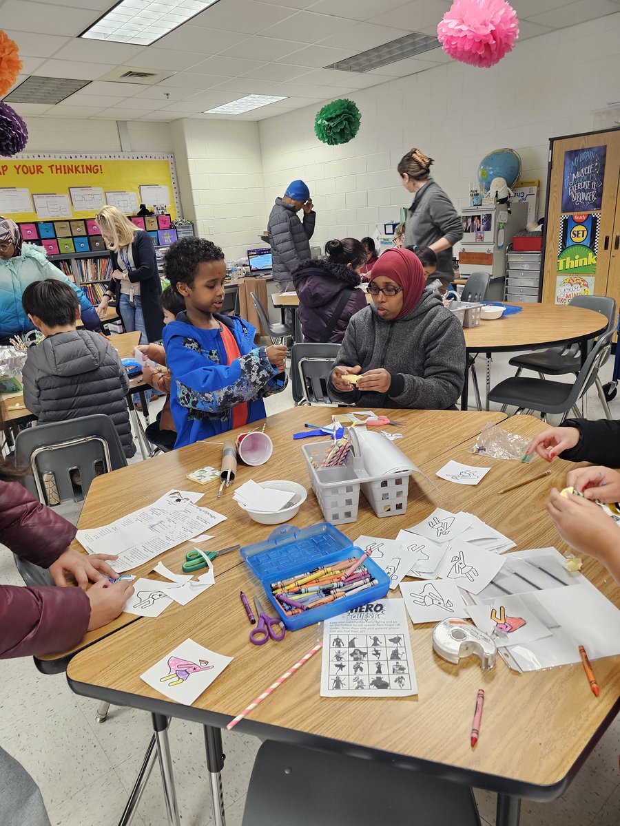 dinsari's tweet photo. RLC Family STEM Night is fun! https://t.co/vlh5bqokPS