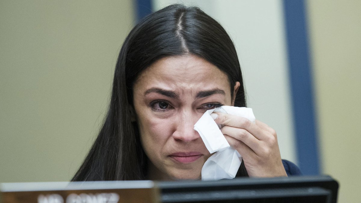 FrankDamage's tweet photo. @THEUNITEDSPOT_ @POTUS I love the episode where pedo Joe drops a pipe bomb on Pelosi's favorite vase &amp; then later has a dream where the bomb keeps dropping on the vase over &amp; over &amp; he keeps hearing "Nancy always said, no insurrection in the House!" That &amp; the one where AOC loses her SPINE are my favs. https://t.co/wmDJMUW3wt