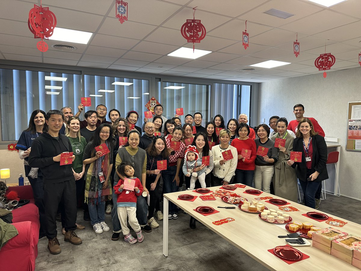 ASBschool's tweet photo. In the lead-up to the Chinese New Year, our Chinese community shared cultural traditions with our school leadership. 🇨🇳The Chinese New Year of the Dragon is considered particularly auspicious, symbolizing strength, courage, and good fortune. Xin Nian Kuai Le! Gong Xi Fa Cai! 🎊🐉 https://t.co/ekT4jcFCf7
