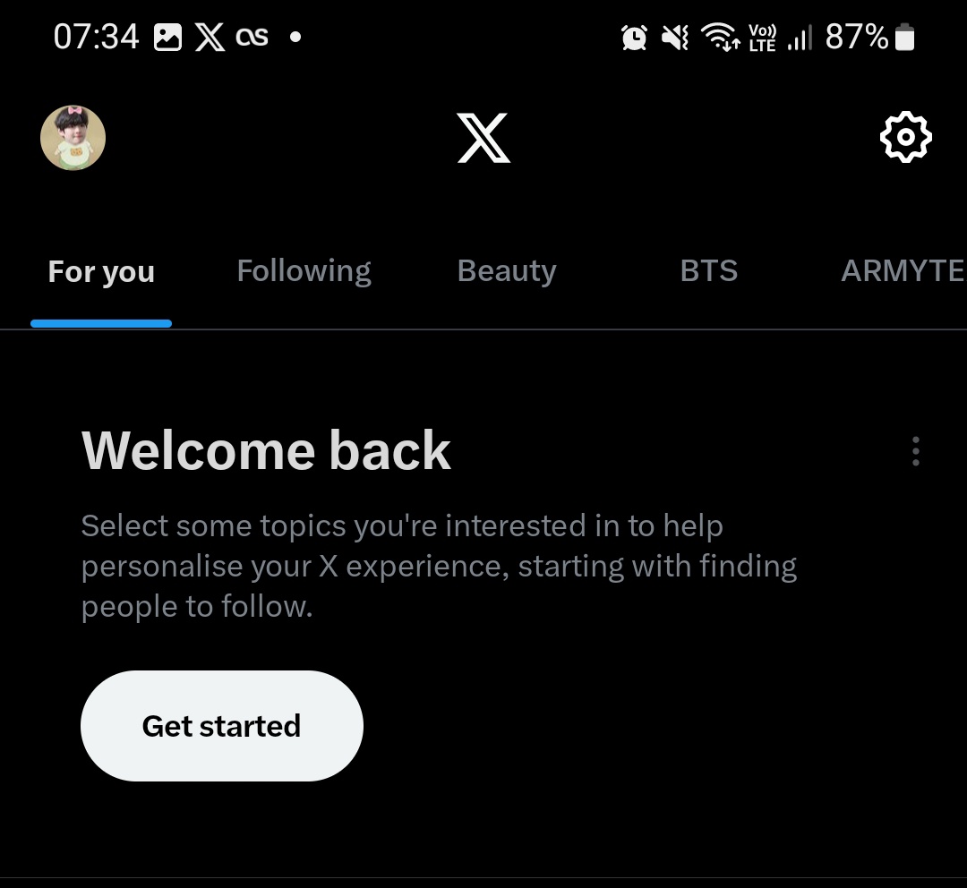 hallo gaisss. wkwkwk ya Allah setelah sekian lama akunku balik 😭😭😭
