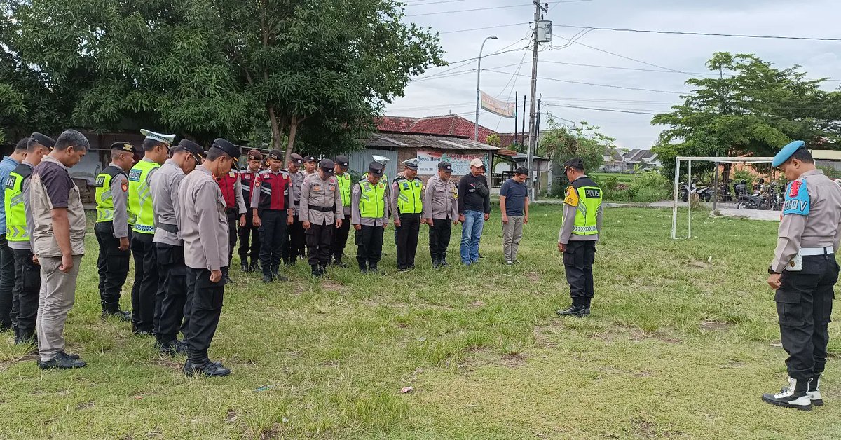 humas_btapan's tweet image. Apel kesiapan pengamanan istighosah dan doa bersama relawan paslon capres cawapres di Lapangan Jambidan Banguntapan. Jumat 02022024

#apel #pengamanan #pengajian #istighosah #polsekbanguntapan #polresbantul #Poldadiy