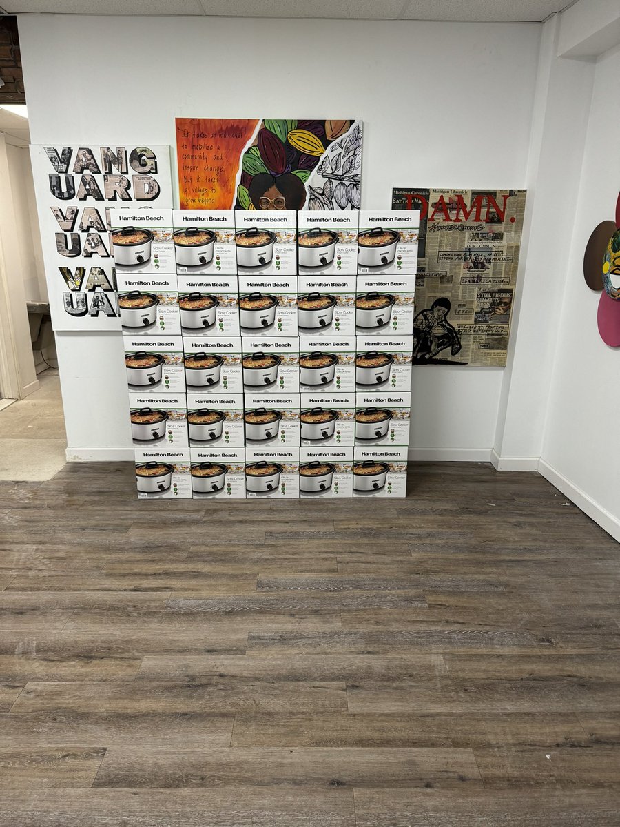 Tomorrow from noon to 1:30pm <a href="/neighborgrocery/">Neighborhood Grocery LLC</a> 🏬 in partnership with Great Start Wayne &amp; Double Up Food Bucks Michigan, will be giving away 25 crockpots. No charge. Just show up and kick it with us. We want to encourage families to cook more at home 🙏🏾 #CulinaryArt 🖼️🥗