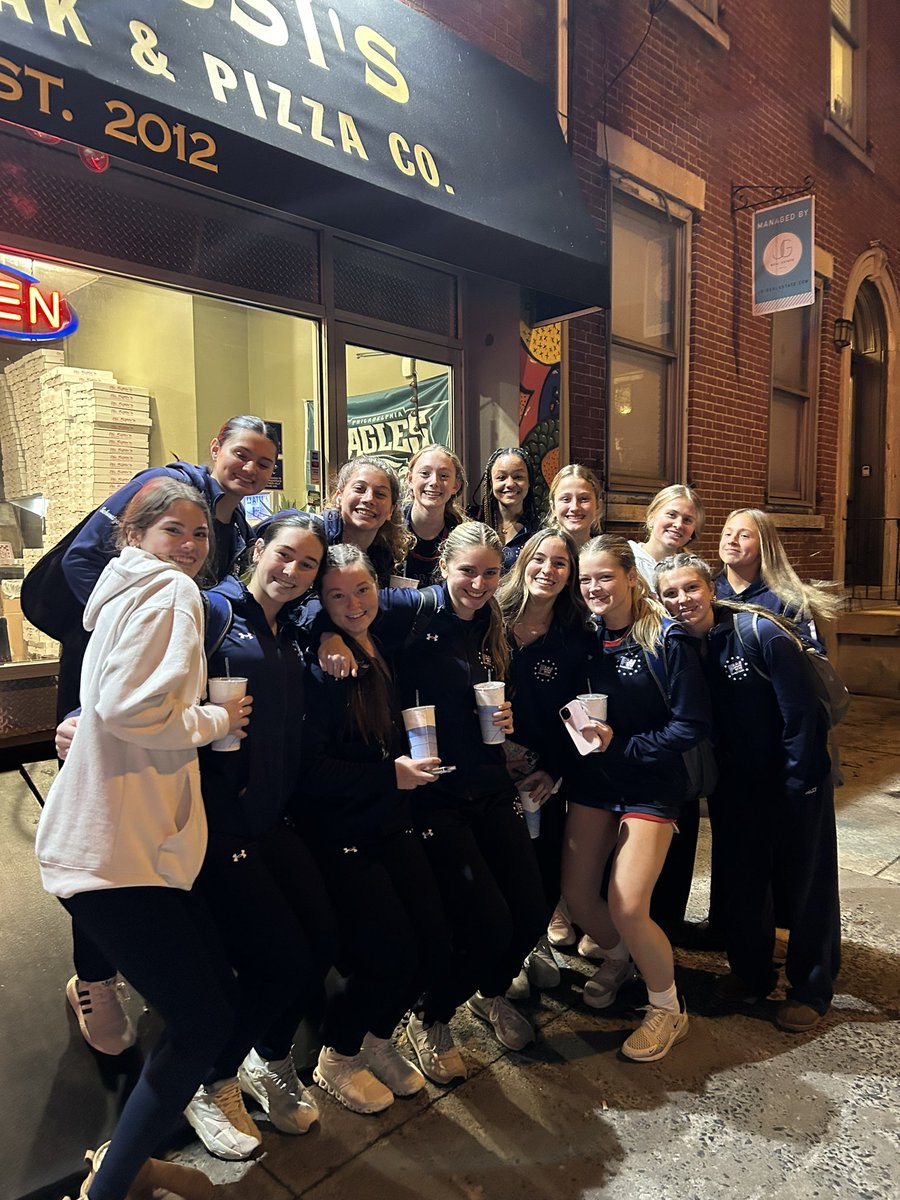 Fun end to a tough week. #PWGBB hit the road this afternoon to take on Bodine at the Northern Liberties Rec Center. After the win, cheesesteaks on <a href="/PWCoachD/">Dan Dougherty</a> at Del Rossi’s.
