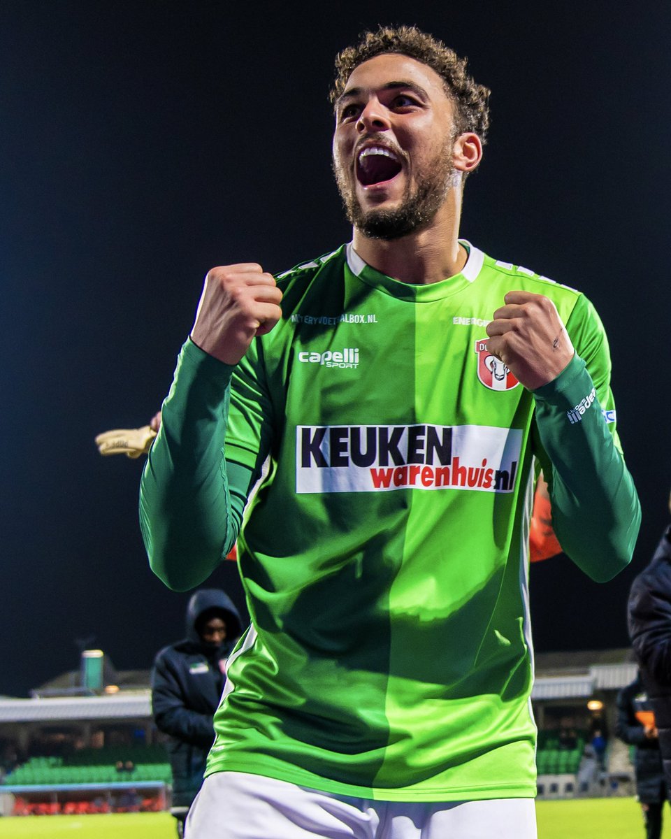 fcdordrechtnl's tweet photo. Slaaplekker Schapekoppen! ๐
#DORGRO
๐ธ ๐๐ช๐ค๐ฌ ๐๐ฐ๐ฐ๐ญ๐ฆ https://t.co/UI8osgHoin