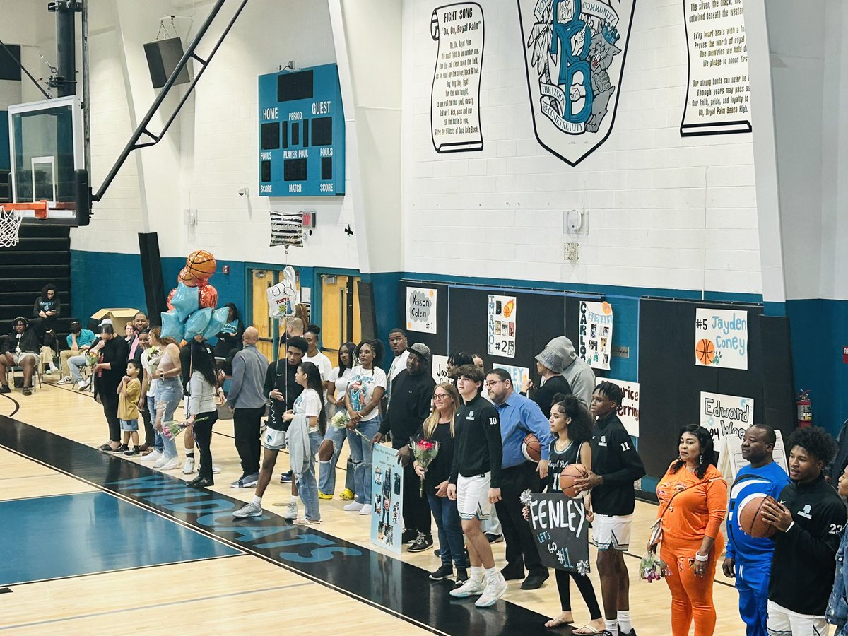 mlingerfeltFHS's tweet photo. One of my favorite nights outside graduation. SR Night. Thank you to all our families who helped your student achieve their dreams. #theRoyalWay @RPBHSOfficial https://t.co/S00K73ceqO