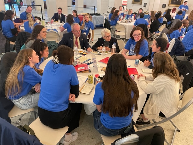 ACSCANUtah's tweet photo. What a great #UTCancerActionDay!
100+ advocates got right down to business - they prepped together for #utleg meetings & engaged in more than 40 conversations with legislators about the importance of making #AllCopaysCount by supporting SB152 ๐โฌ๏ธ๐ต
#EveryCancerEveryLife #utpol https://t.co/EAZLEY2tv0