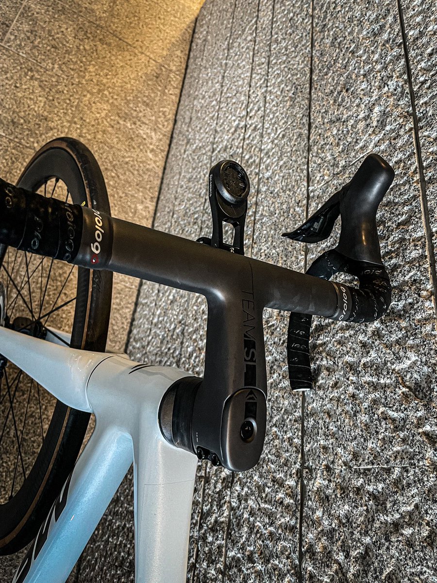 srv_u_ug's tweet image. メリダスクルトゥーラの
ハンドルを
merida teamSL一体型ハンドルへ
スッキリ

#teambahrainvictorious
#merida
#sclutura
#meridabikes
#メリダ
#荒川サイクリングロード
#富士ヒル