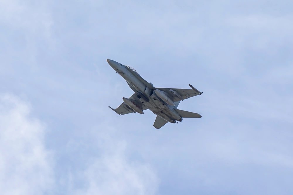 📍Guam U.S. #Marines and F/A-18 Hornet aircraft with the “Red Devils” of Marine Fighter Attack Squadron (VMFA) 232 arrive at Andersen Air Force Base, Guam, Jan. 19, 2024. #flymarines #aviation #freeandopenindopacific @PacificMarines @USMC