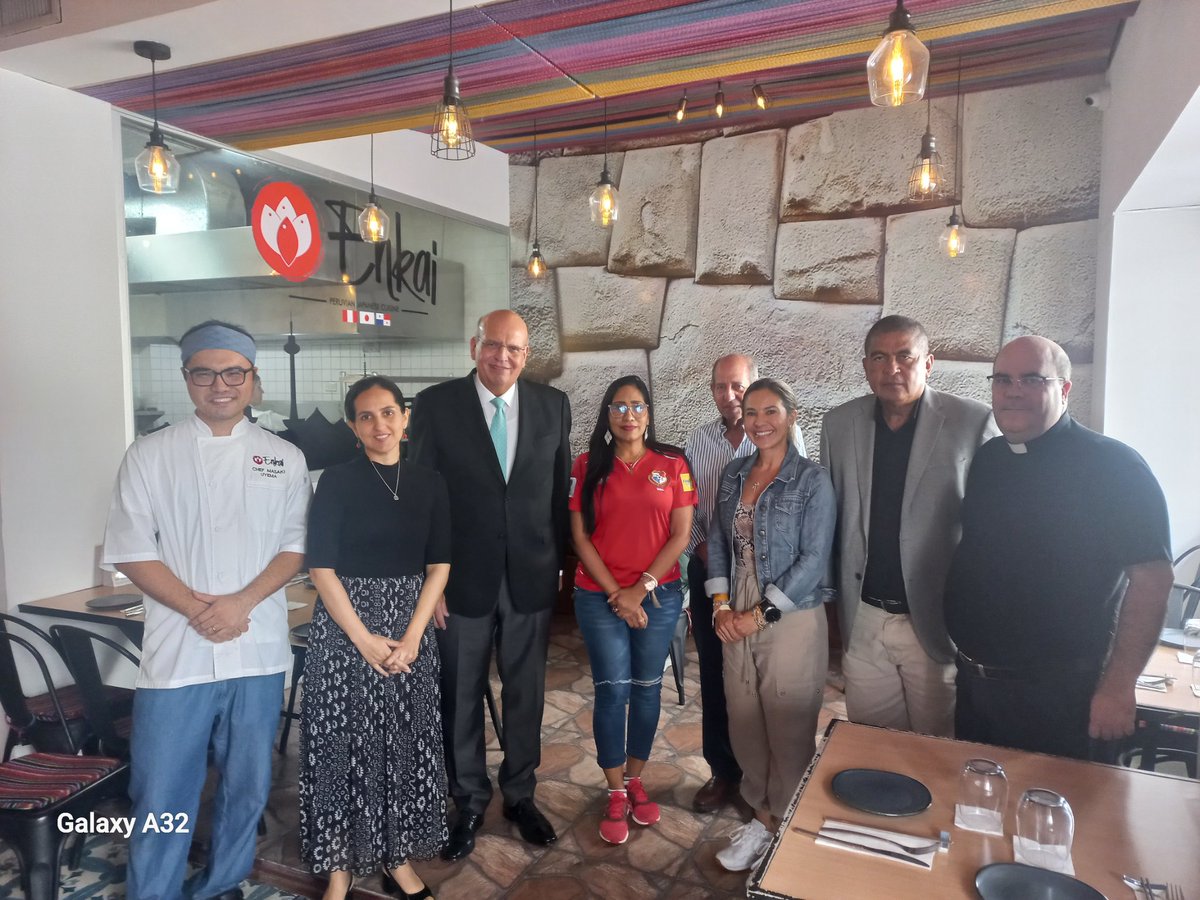 fuppahisca's tweet photo. FUPPAHISCA y otras organizaciones  sociales en reunión  de trabajo con el Embajador del Peru su Excelencia Mario Lopez Chavarri https://t.co/IWS81hFfkI