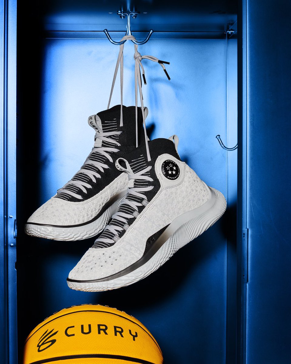 UAbasketball's tweet image. Underrated to the greatest 3-point shooter EVER. @stephencurry30’s latest Curry 4 FloTro PE is inspired by his @underrated tour and all the 3-star hoopers who are next up ⭐️⭐️⭐️