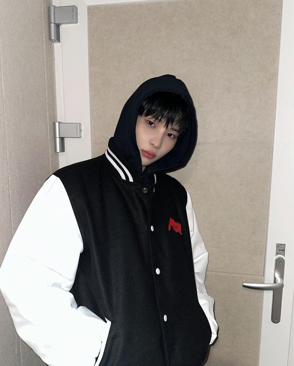 BINIZ_POW's tweet photo. [240202] POW (파우) Instagram Update

Good Night ♥️ my Valentine

#POW_GRID #POW #파우 #biniz #비니즈 https://t.co/FY94PXvkbc