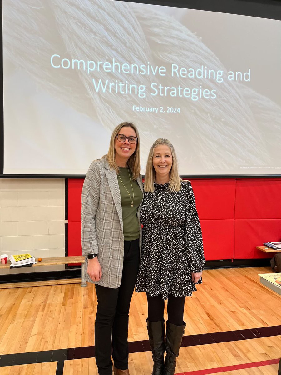 lit_sunrise's tweet photo. We had a great morning presenting to teachers from various schools across Sunrise! #writingrope #readingwritingconnection @SunriseSDMB @sunriseliteracy https://t.co/ONlK9vhVhG