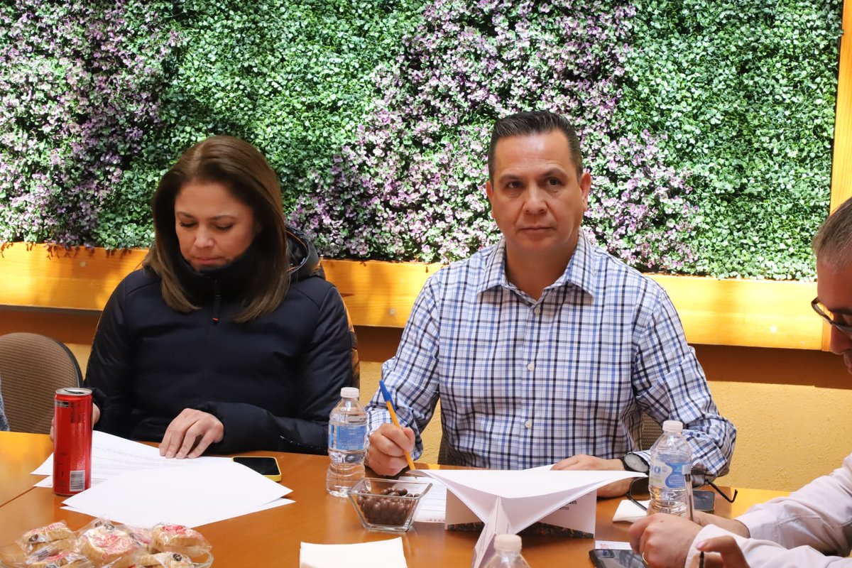 Asistí como presidente suplente a la 1ra Sesión Extrordinaria 2024 de a H. Junta  Gobierno del <a href="/DIF_Pachuca/">DIF Pachuca</a> para dar continuidad a los trabajos de aprobación de la Cédula de Focalización de los Programas Desayunos Escolares correspondientes al ciclo escolar 2023 - 2024.