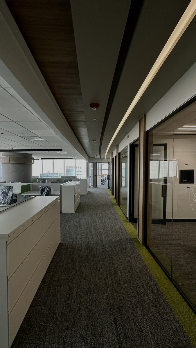 JuanSo3's tweet photo. mi primer entrega sustancial de 2,000 m2 de oficinas corporativas. 🦦 https://t.co/CQxKpPSkaU