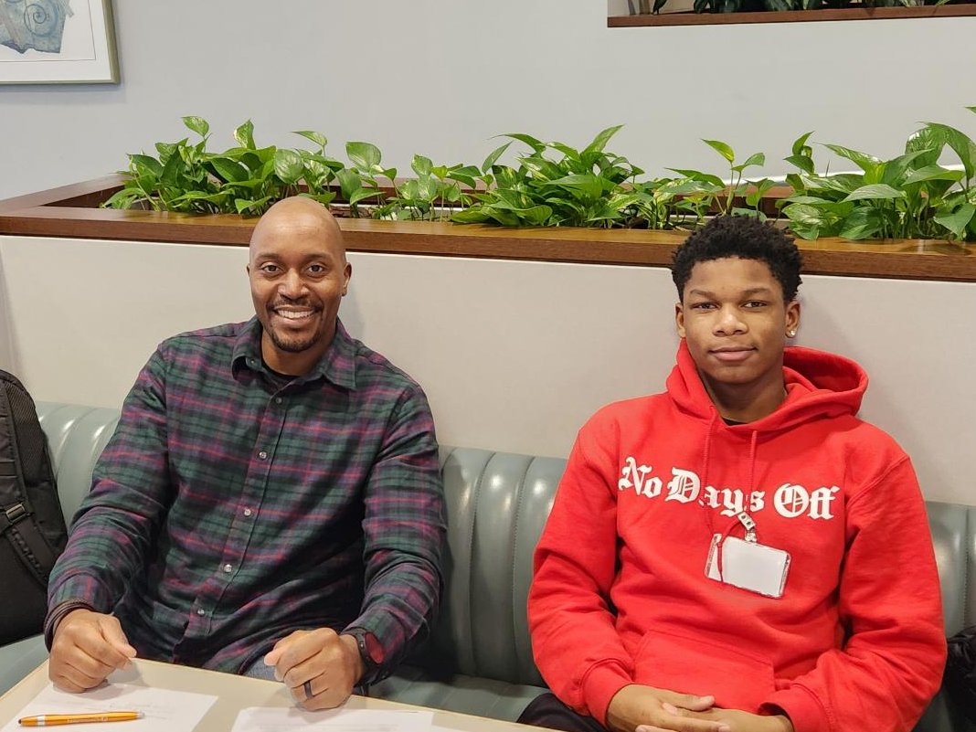 In our Beyond School Walls session, Bigs and Littles discussed professional leadership qualities. Big Brother Jonathan, a @capbluecross employee, is proud of his mentee’s attitude: “[Lewis] understands school plays an important role in helping him reach his career aspirations.'