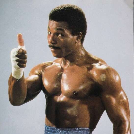 Rocky filmlerinde Apollo Creed rolünü oynayan Carl Weathers hayatını kaybetti.