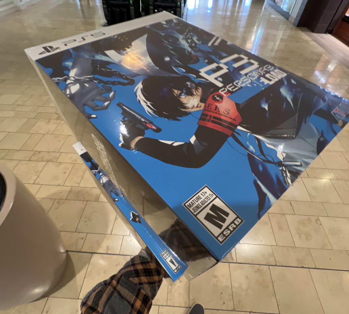 squuibi's tweet image. i can't even play it this weekend 😭😭😭