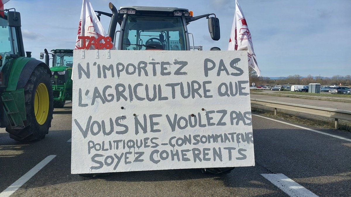 PostillonColmar's tweet image. Ils sont peut-être très cohérents, s'ils sont en guerre contre nous...