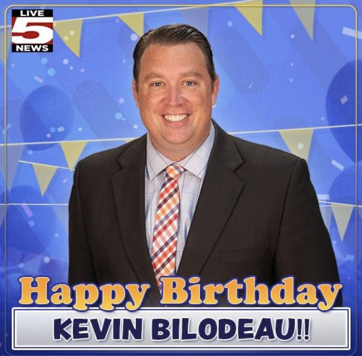 SoSportsCentral's tweet photo. Let’s all take a minute to wish our @KevinLive5 a Happy Birthday ‼️‼️
Thanks Kev for all those long days and endless nights covering our athletes and helping us on @SoSportsCentral throughout the year. Hope you took a selfish day and made it all about you.
#SSCFam 🤝
#SCHSL https://t.co/bLEW9vk87B