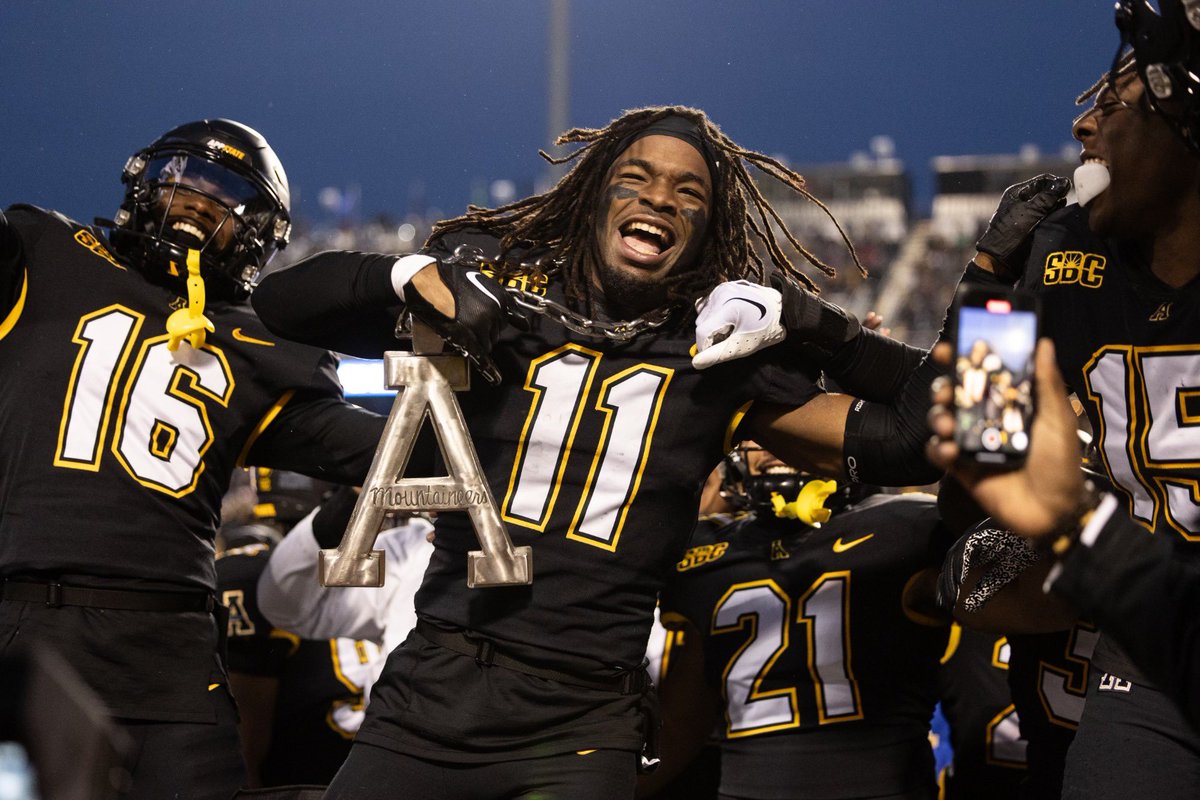 After a great conversation with @BrianHainesb i’m blessed to receive my first D1 offer to @AppState_FB #AGTG @coachsalmons1 @CoachAshCMHS @CABELLFOOTBALL