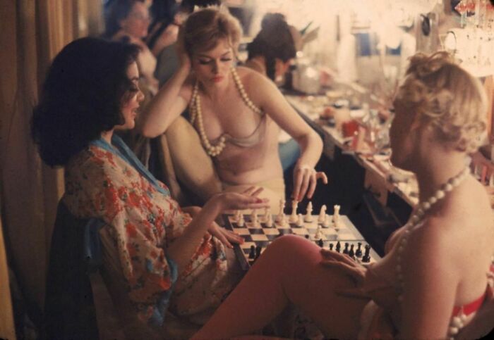 RelatocuriosoK's tweet photo. Fotos históricas que quizá no hayas visto antes #74

Abro hilo🧵 https://t.co/G6uaWinMyk