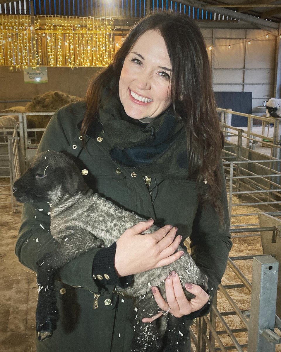 BeccyWoodTV's tweet photo. Well that was a lovely way to get back to work #springlamb #lambing https://t.co/AjeoZVdvSB