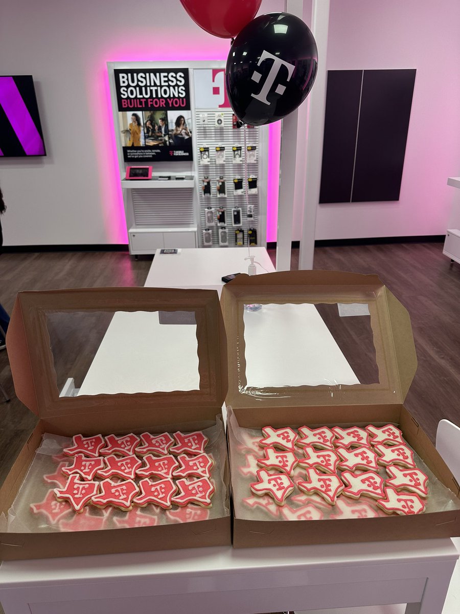 Luis Moreno (@metrolou2) on Twitter photo Dumas, TX Grand Opening still going strong! Double digit acts already, <a href="/OlithiosB/">Olithios Blaine</a> and team determined to start February with a Bang!! <a href="/TheAldanski/">Andres Aldana</a> <a href="/yes_i_cantu/">Matt Cantu</a> Dumas, TX Grand Opening still going strong! Double digit acts already, <a href="/OlithiosB/">Olithios Blaine</a> and team determined to start February with a Bang!! <a href="/TheAldanski/">Andres Aldana</a> <a href="/yes_i_cantu/">Matt Cantu</a>