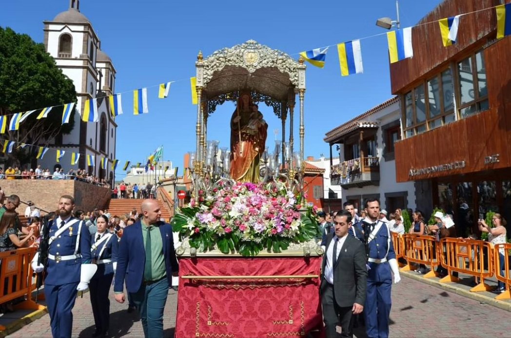 Maravilloso día grande de las fiestas de #LaCandelaria en la Villa de Ingenio en el que hemos podido compartir conversaciones, anécdotas y buenos momentos con amigos y vecinos. #HaciendoPueblo👓