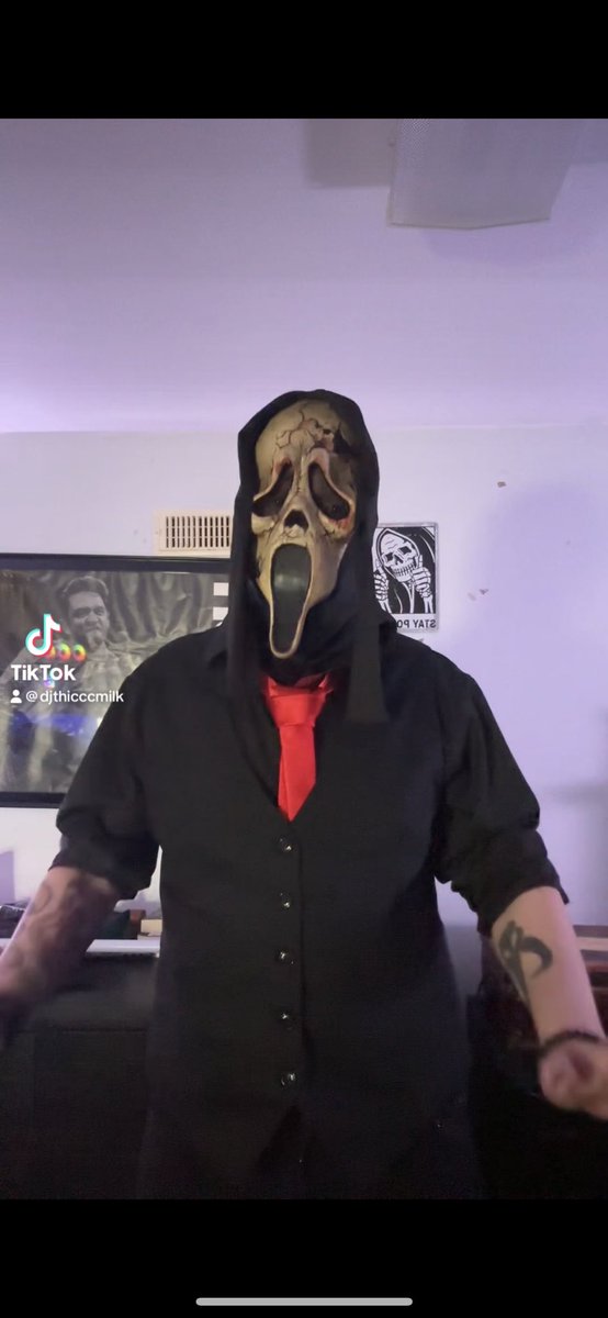 BeardedBanditTV's tweet photo. If you see this, post a mask. https://t.co/DLyJ41ab8g