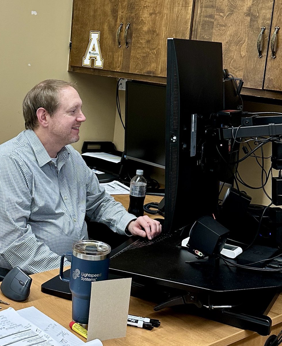 𝕋𝕖𝕣𝕣𝕚 ℍ𝕒𝕝𝕝, ℂ𝔼𝕋𝕃® tweet media