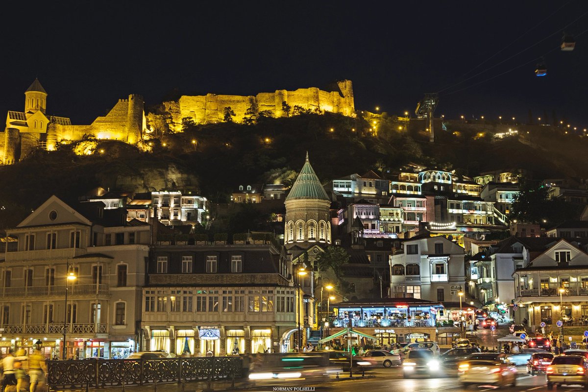 atekfon's tweet image. Тбилиси👀Репортер Rotten Trips Норман Полселли — итальянский писатель и фотограф, путешествовавший по стране на велосипеде.