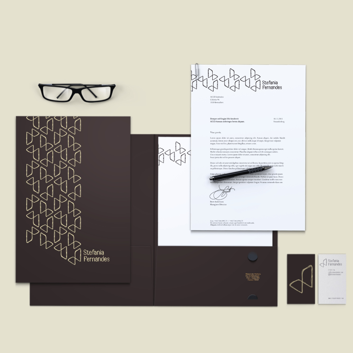 deverasdesign's tweet photo. 📂 Portfólio da Deveras

Confira as aplicações da criação da marca pessoal da Stefania Fernandes

👉 Para conferir todos os detalhes, confira os posts anteriores.

#identidadevisual #idv #designdemarcas #marcapessoal https://t.co/E9xAsb4pVM
