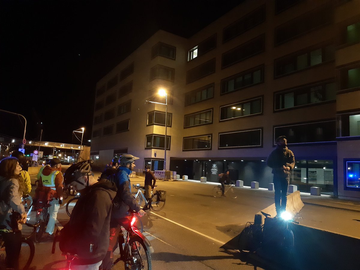ADFC Stuttgart (@adfc_stuttgart) on Twitter photo Schweigeminute auf der <a href="/CriticalMass_S/">criticalmassstuttgart@sueden.social</a> vor dem Innenministerium von Baden-Württemberg in Gedenken an Andreas. #RIPnatenom Schweigeminute auf der <a href="/CriticalMass_S/">criticalmassstuttgart@sueden.social</a> vor dem Innenministerium von Baden-Württemberg in Gedenken an Andreas. #RIPnatenom