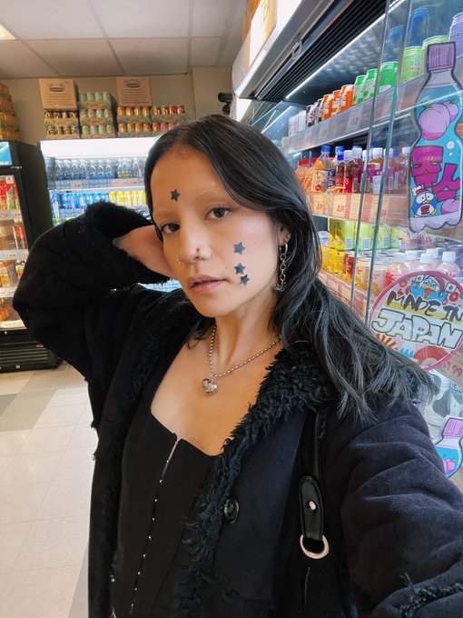 ⭐️ face https://t.co/u6NsLU1d5j