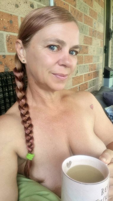 Good morning. Have a great weekend. I'm starting the day off with breathing in the fresh air and grounding<a href="/tag/coffee"class="tags"><span>#coffee</span></a><a href="/tag/outside"class="tags"><span>#outside</span></a>