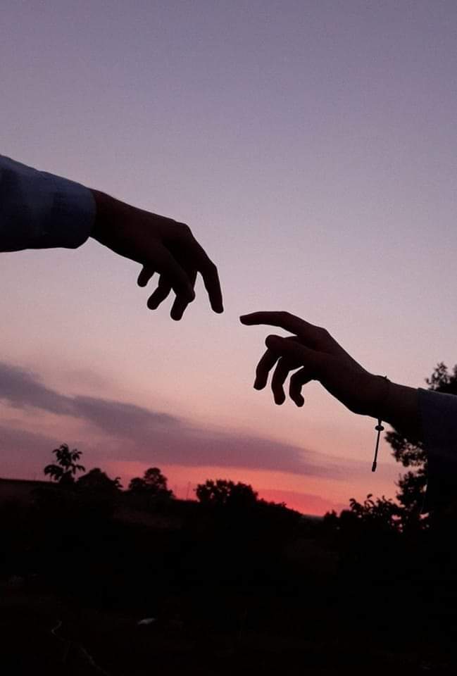 ويُخيّل لك أنك مُكتمل..
حتى تعثر على الروح التي تكمل روحك، 
وتدرك كم كنت ناقصاً من دونها ..!!
#ثم

وهل غير الحب علَّم الإنسانَ كيف يُنادي روحَه ونفسَه في غيره ! 

أليس كذلك يا .. 😌 ؟!!