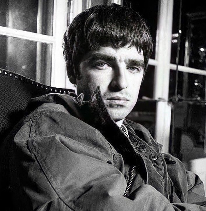 noelyaoi's tweet image. he collects the buttons off remotes